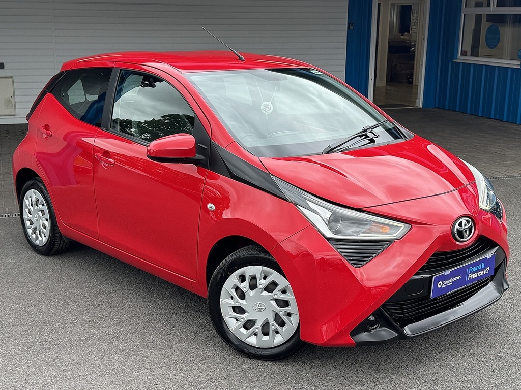 Toyota Aygo Vvt-i X-play U15491410 Ulez Red