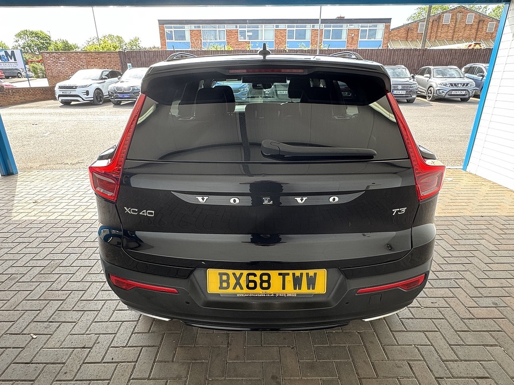 Volvo XC40 T3 R-design U15491418 Ulez BX68TWW Black #4