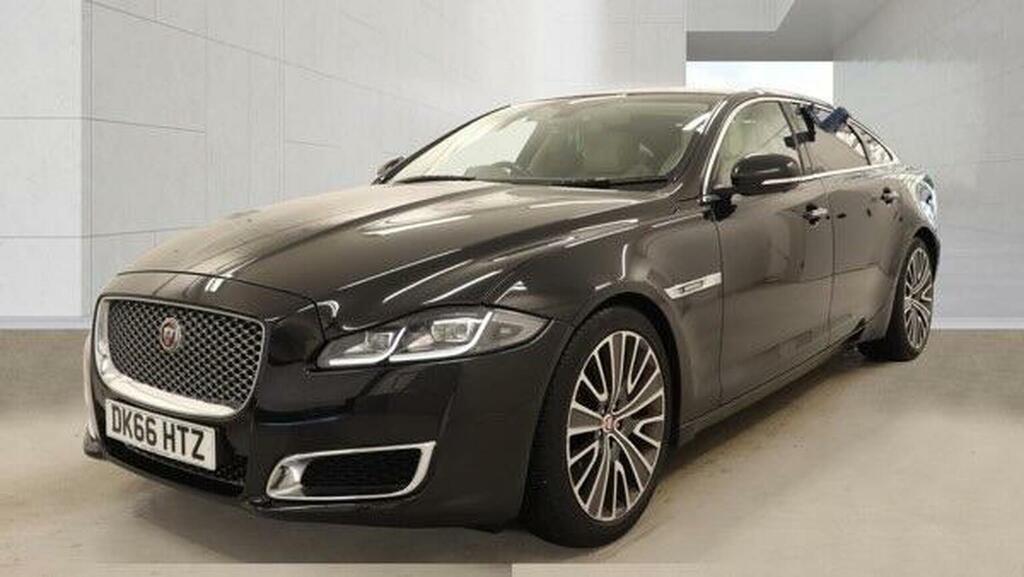 Jaguar XJ Saloon 3.0D V6 Euro 6 Ss Black #2
