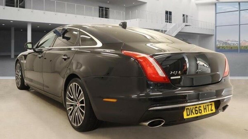 Jaguar XJ D V6 Luxury Red #15