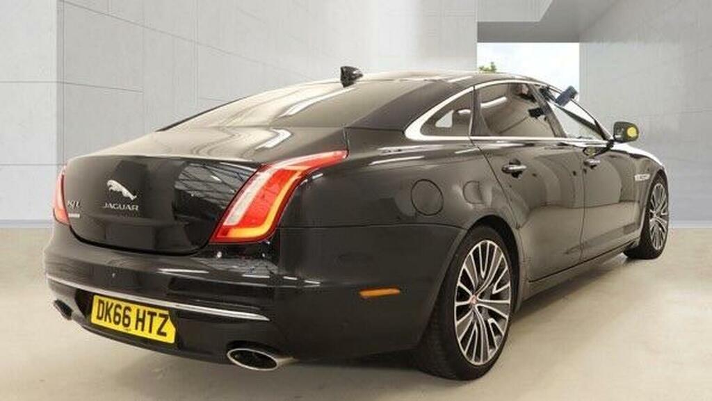 Jaguar XJ Saloon 3.0D V6 Euro 6 Ss Black #4