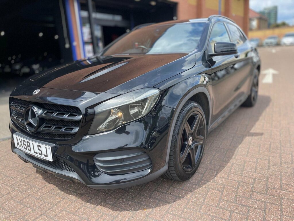 Mercedes-Benz GLA Class 1.6 Gla200 Amg Line 7G-dct Euro 6 Ss AX68LSJ Black #3