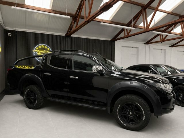 Mitsubishi L200 2.4 Di-d Dc Barbarian Svp Pickup Double Cab Di AS14ARK Black #2