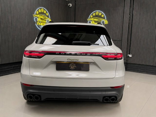 Porsche Cayenne 3.0 V6 E-hybrid 17.9Kwh Platinum Edition Suv P EY23VTJ Grey #5