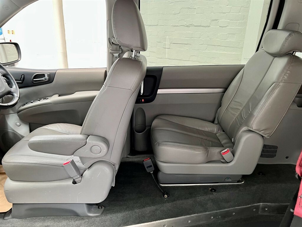 Kia Sedona 2 Black #30