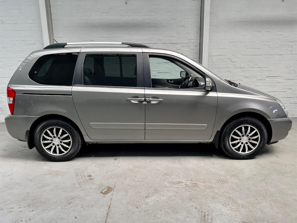 Kia Sedona 2 Black #46