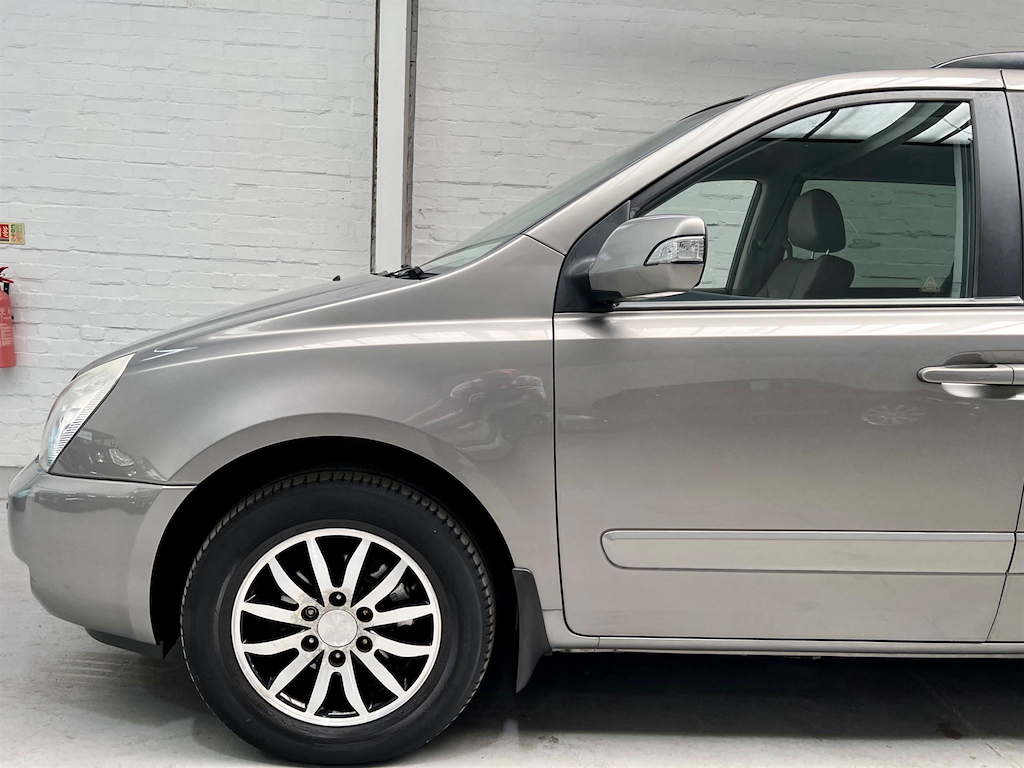 Kia Sedona 2 Black #29