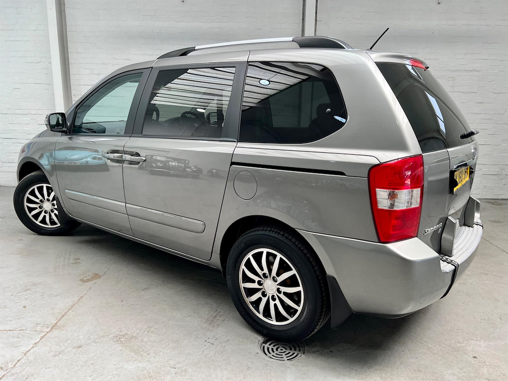 Kia Sedona 2 Black #7
