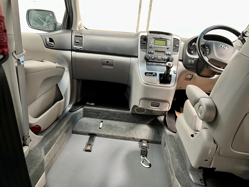 Kia Sedona 2.2 Crdi 3 Silver #3