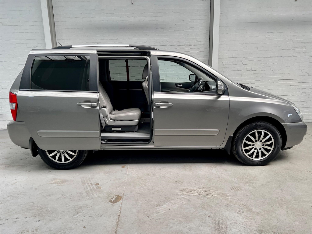 Kia Sedona 2 Black #44