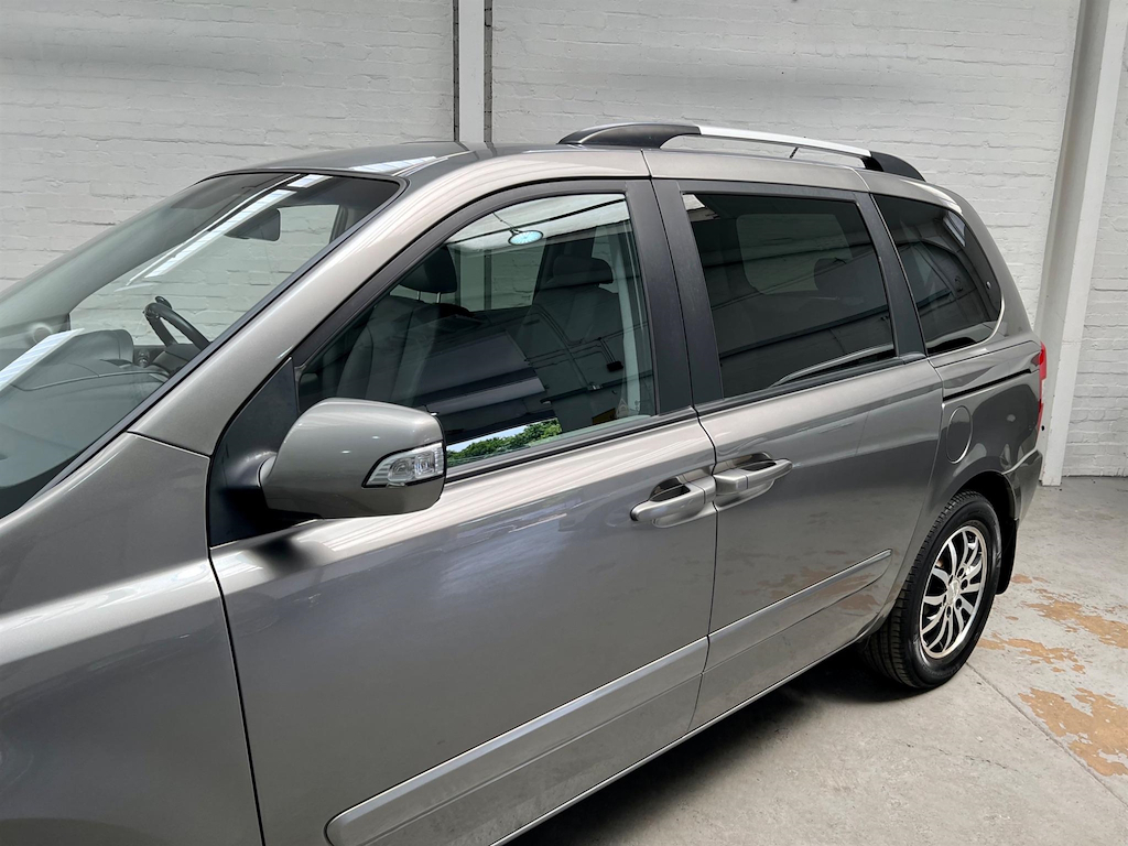 Kia Sedona 2 Black #36