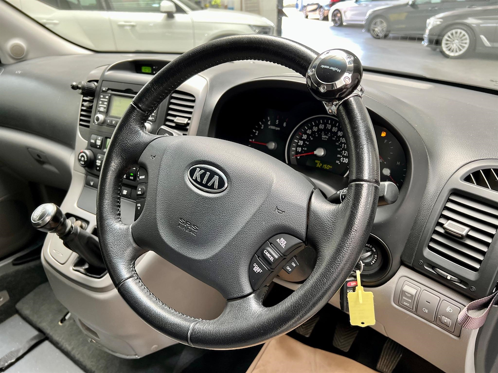 Kia Sedona 2 Black #54