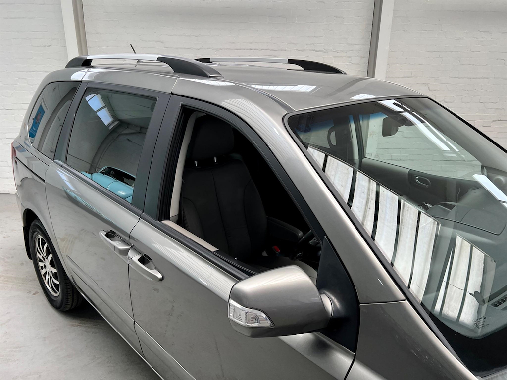 Kia Sedona 2 Black #52