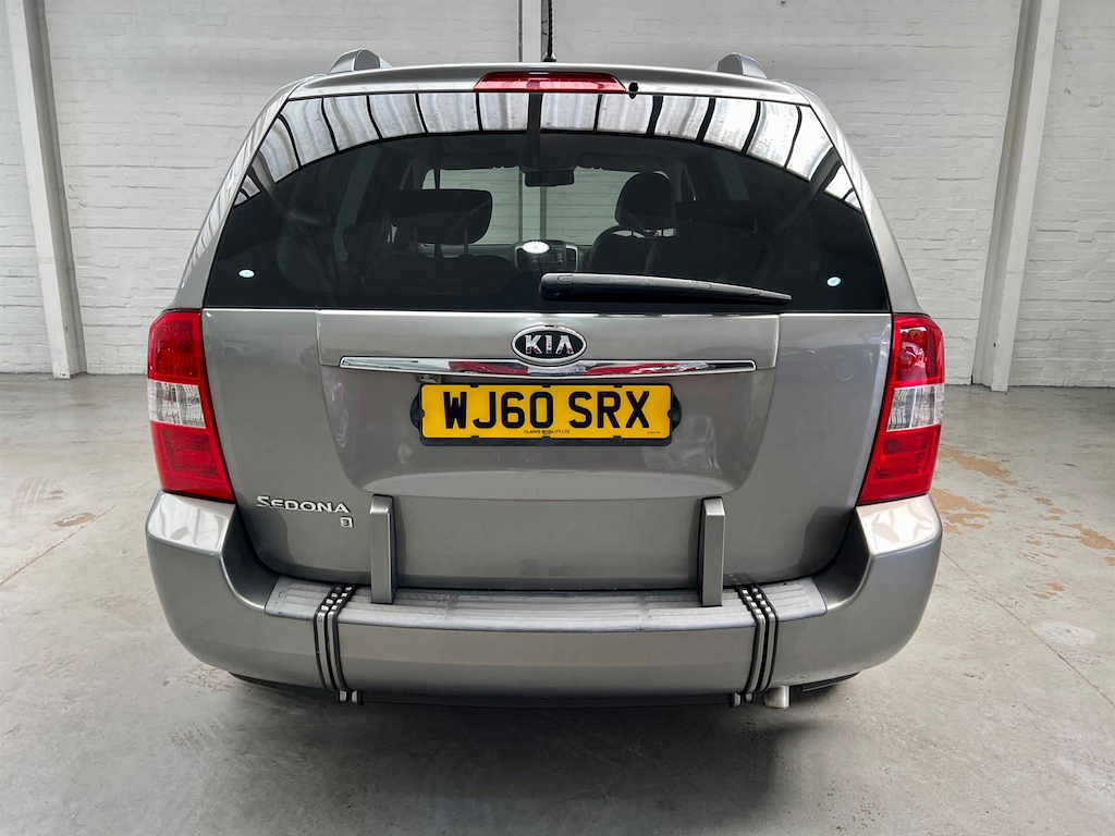 Kia Sedona 2 Black #27