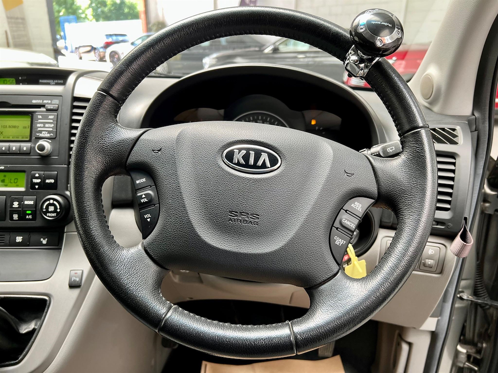 Kia Sedona 2 Black #17