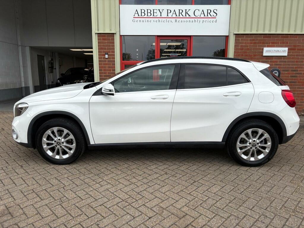 Mercedes-Benz GLA Class Suv 1.6 Gla200 Se Executive Euro 6 Ss 20 LY68JDO White #6