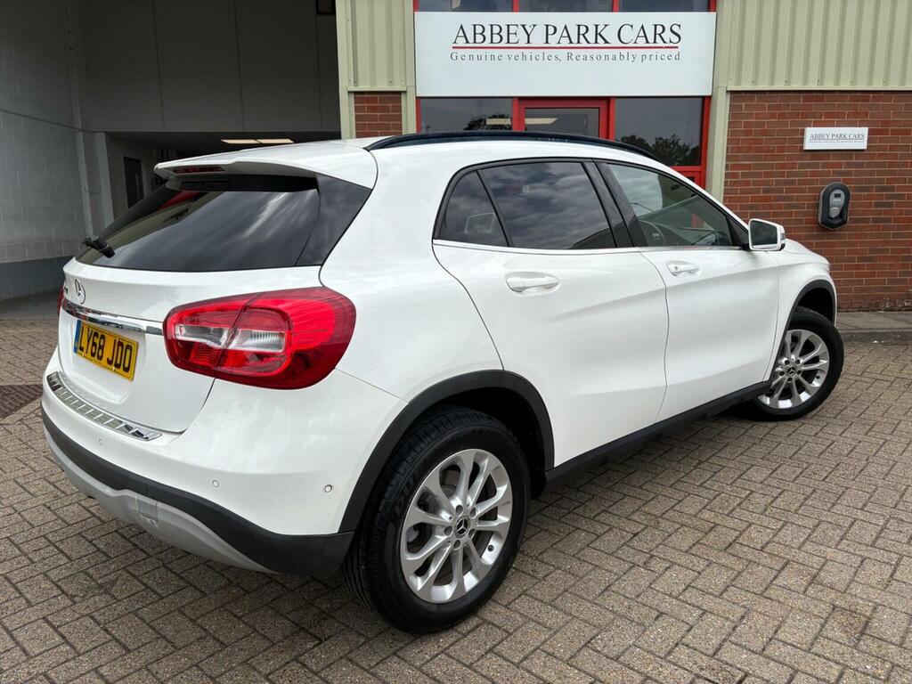 Mercedes-Benz GLA Class Suv 1.6 Gla200 Se Executive Euro 6 Ss 20 LY68JDO White #3