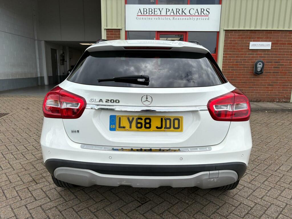 Mercedes-Benz GLA Class Suv 1.6 Gla200 Se Executive Euro 6 Ss 20 LY68JDO White #4