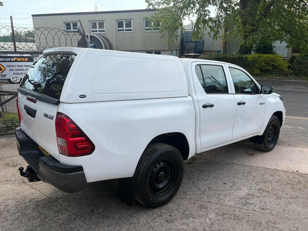 Toyota HILUX 2.4L Active MK21UTO White #5