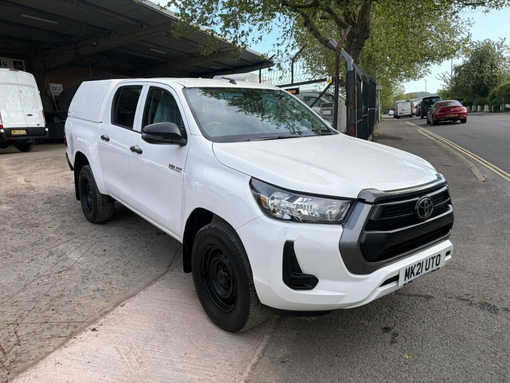 Toyota HILUX 2.4L Active White