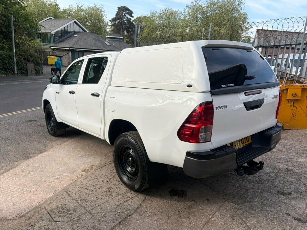 Toyota HILUX 2.4L Active MK21UTO White #4