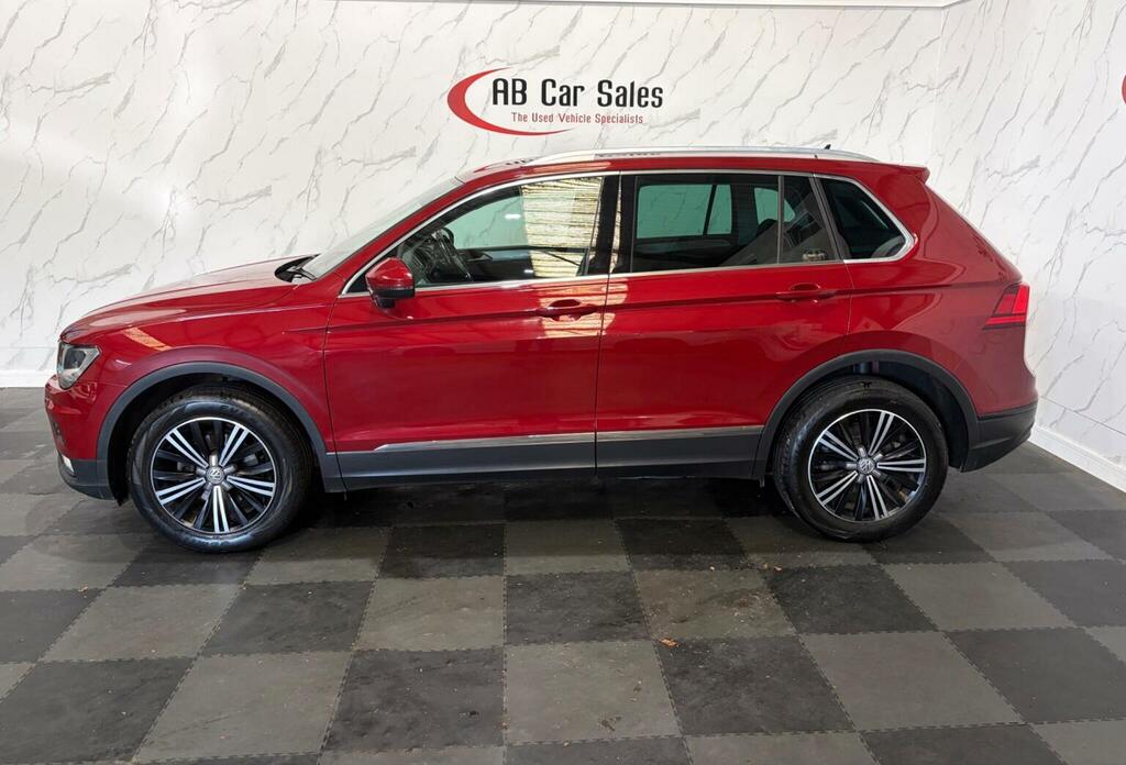 Volkswagen Tiguan 2.0 Tdi Bluemotion Tech Se Navigation Dsg 4Motion WD66MYR Red #4