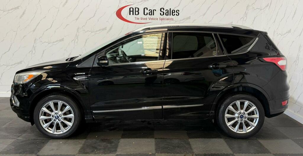 Ford Kuga 2.0 Tdci Vignale Powershift Awd Euro 6 Ss EX67MXN Black #4