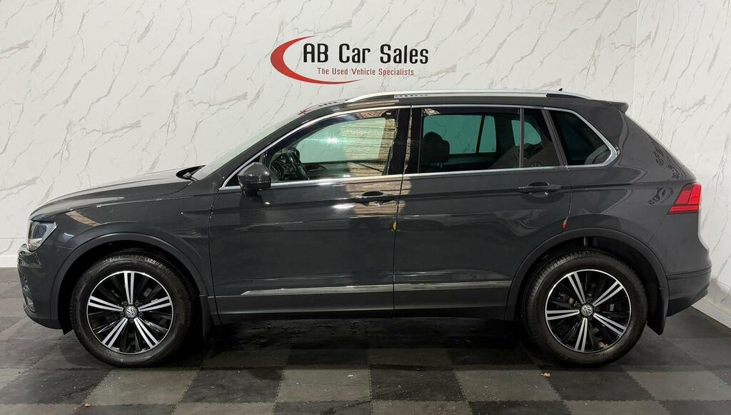 Volkswagen Tiguan 2.0 Tdi Se Navigation Dsg 4Motion Euro 6 Ss KY18DKV Grey #4