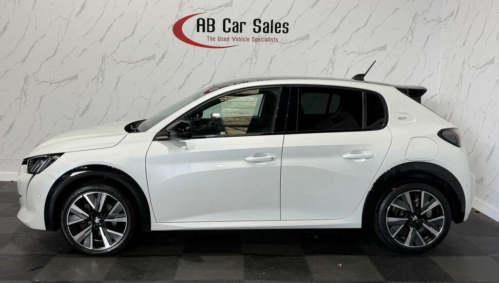 Peugeot 208 1.2 Puretech Gt Eat Euro 6 Ss VE22MTV White #4
