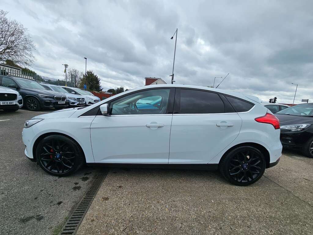 Ford Focus 1.0T Ecoboost Titanium X Hatchback Manu GM65MDU White #6