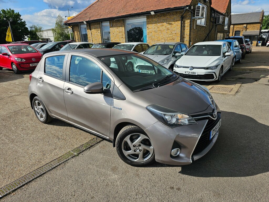 Toyota Yaris 1.5 Vvt-h Icon Hatchback Hybrid E-cvt E Brown
