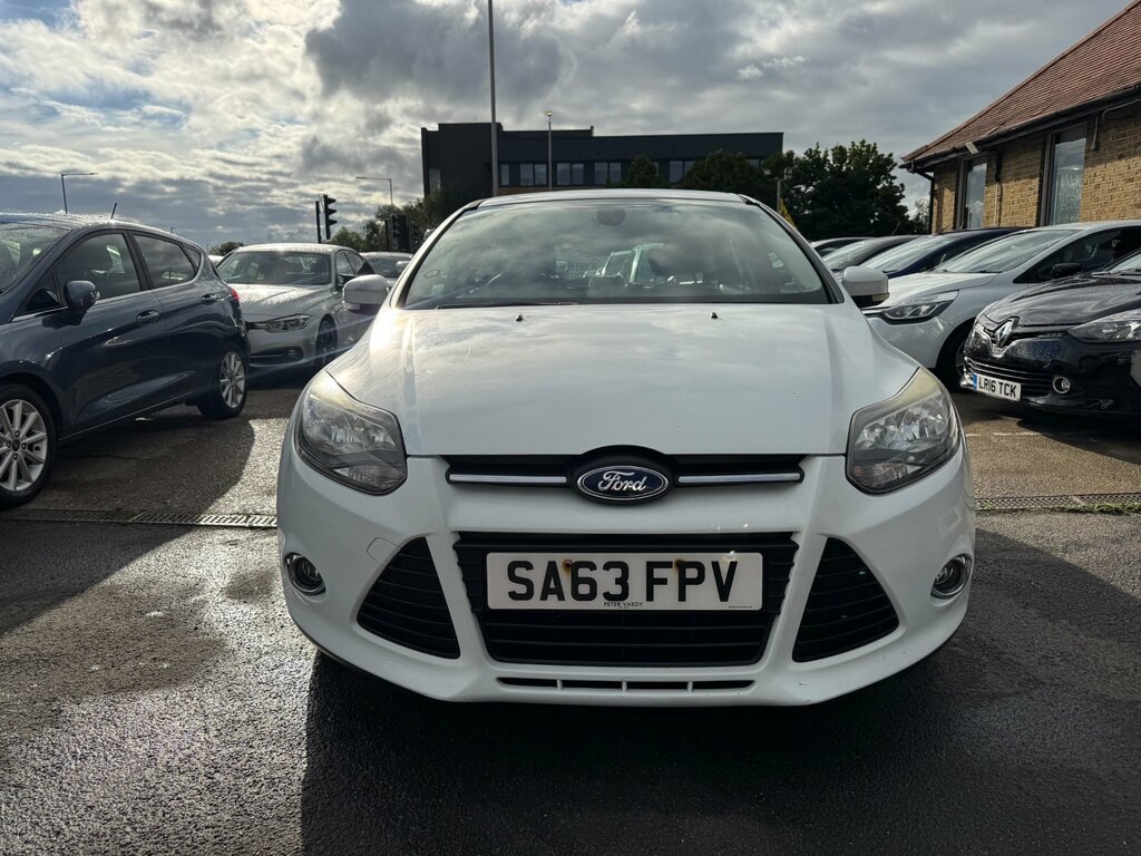 Ford Focus 1.6 Zetec Hatchback Euro 5 105 SA63FPV White #5
