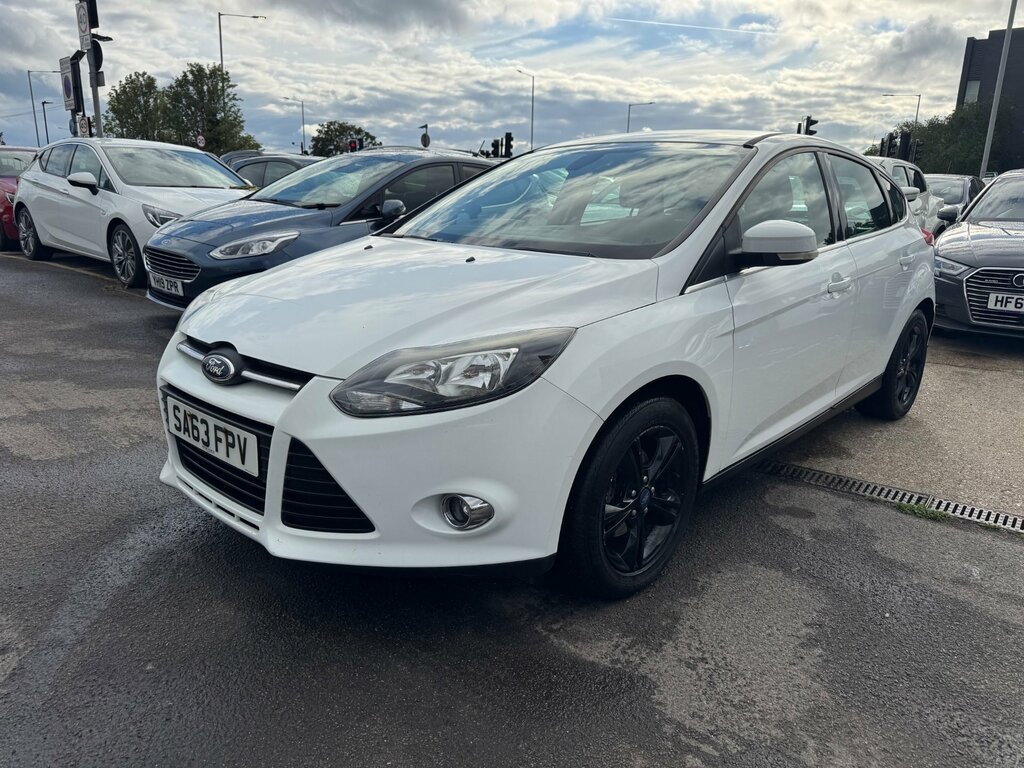 Ford Focus 1.6 Zetec Hatchback Euro 5 105 SA63FPV White #6