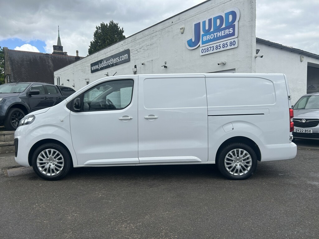 Vauxhall Vivaro Pro 2900 1.5 Turbo D 100Ps L2 H1 Lwb Van Satnav DV23OLN #4