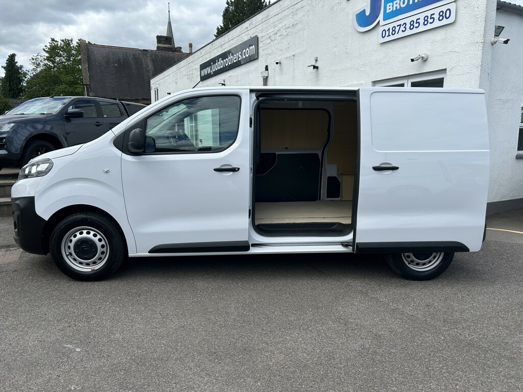 Citroen Dispatch Enterprise 1400 2.0 Bluehdi 145Ps Mwb 3 Seater Van YE23MUU #4