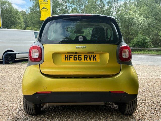 Smart Fortwo Coupe Prime Premium Plus Coupe Yellow #4