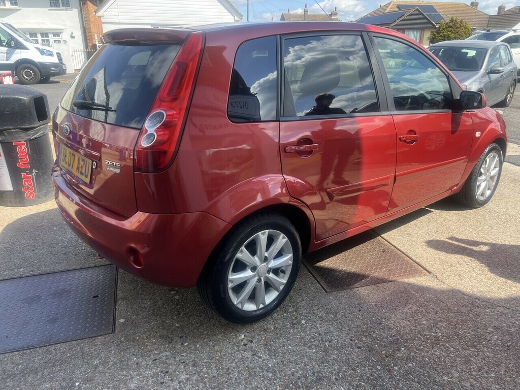 Ford Fiesta Zetec Climate Red #2