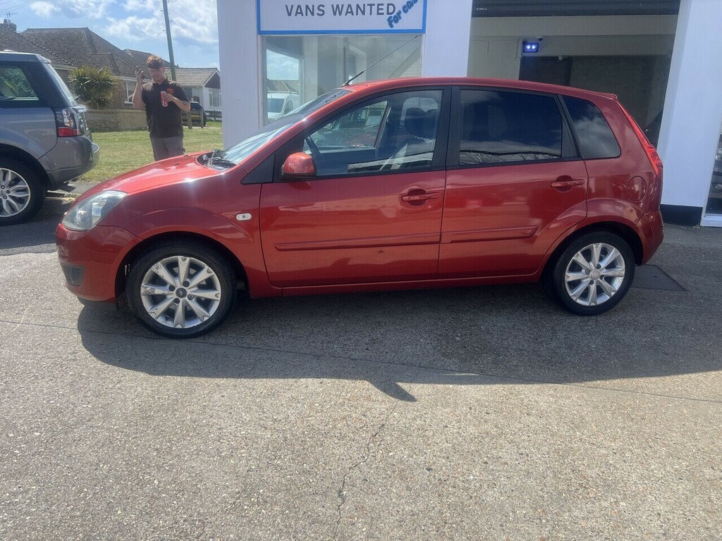 Ford Fiesta Zetec Climate Red #5