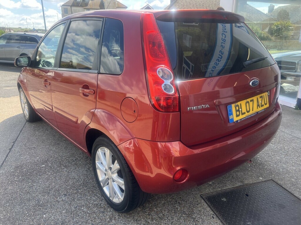 Ford Fiesta Zetec Climate Red #4