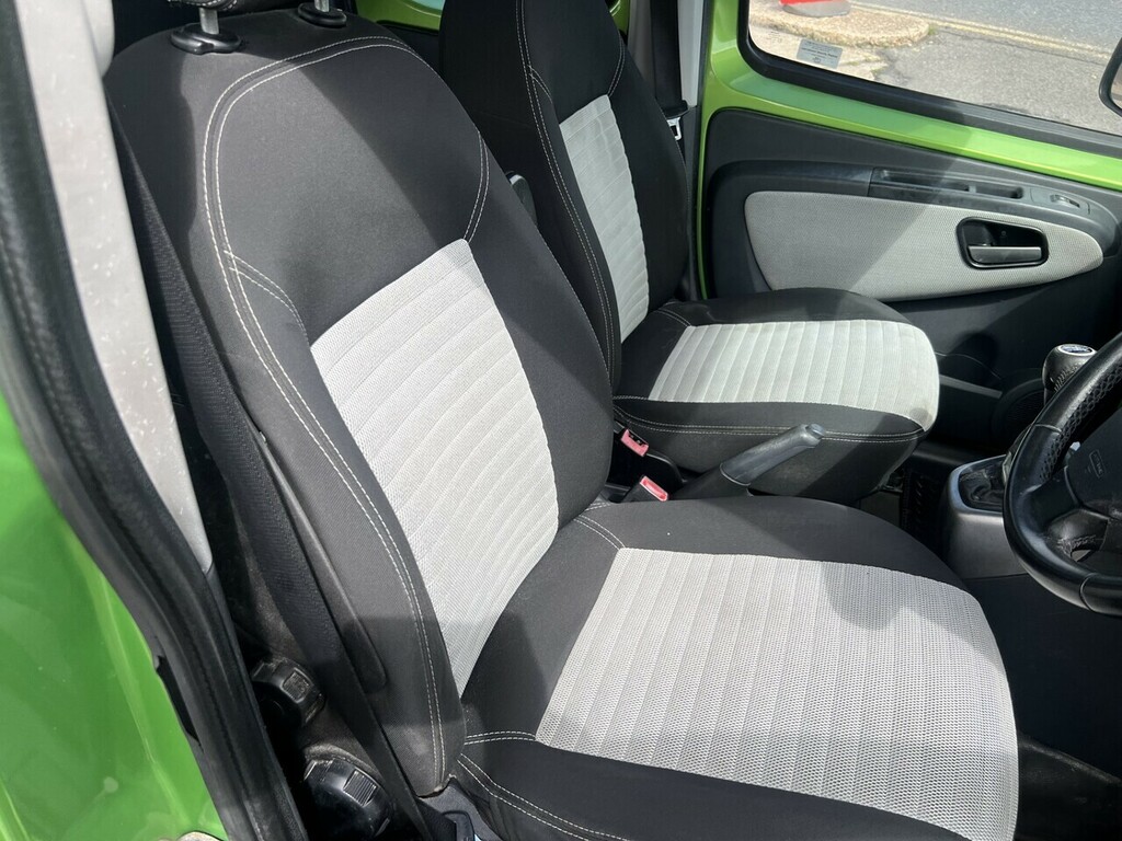 Fiat Qubo Multijet Dynamic Dualogic Red #17