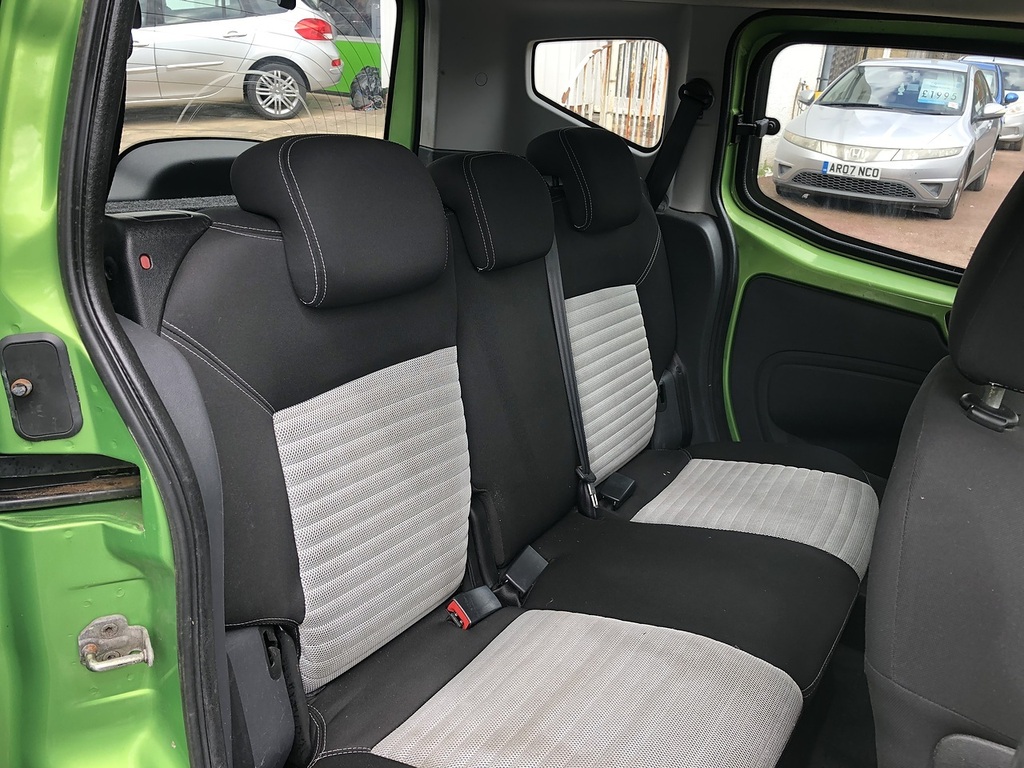 Fiat Qubo Multijet Dynamic Dualogic Red #11