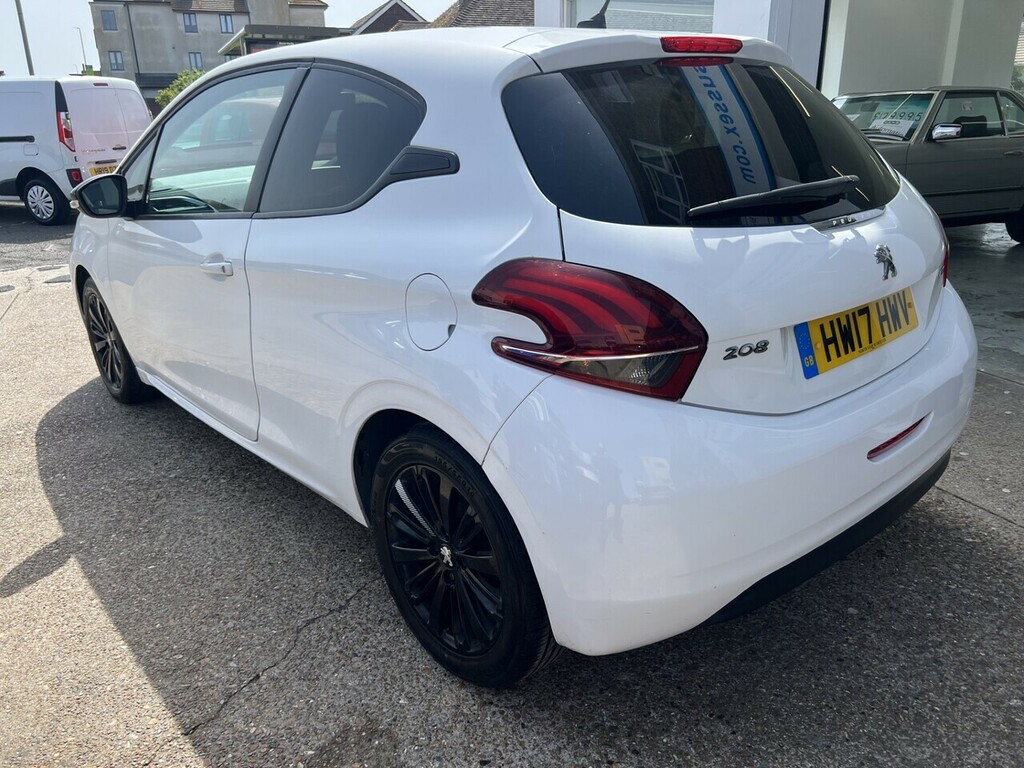 Peugeot 208 Puretech Black Edition HW17HWV White #4