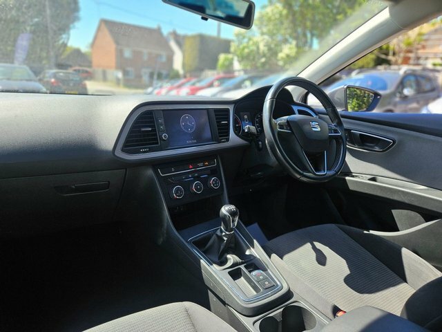 Seat Leon 1.6 Tdi Se Dynamic Technology Hatchback Grey #4
