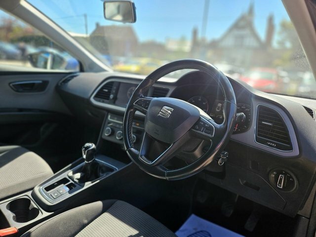 Seat Leon 1.6 Tdi Se Dynamic Technology Hatchback Grey #2