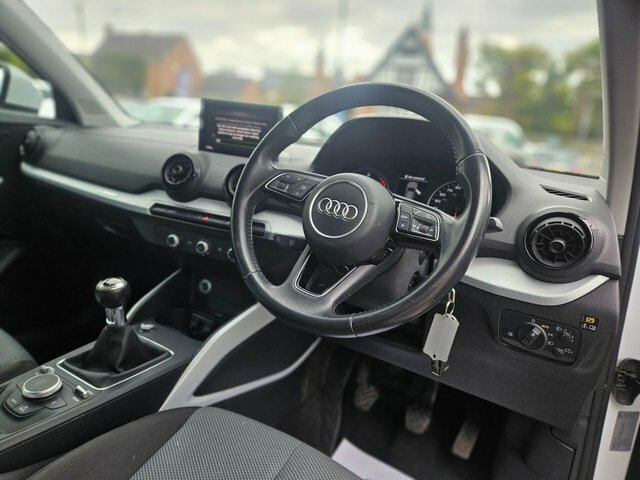 Audi Q2 1.6 Tdi Se Suv Euro 6 Ss 116 KT18HPE White #2