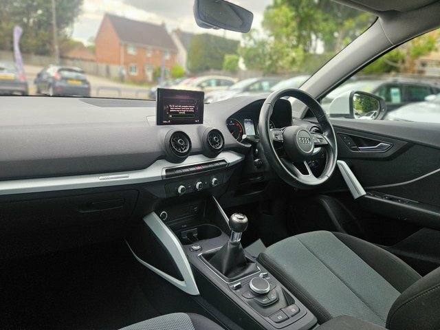 Audi Q2 1.6 Tdi Se Suv Euro 6 Ss 116 KT18HPE White #4