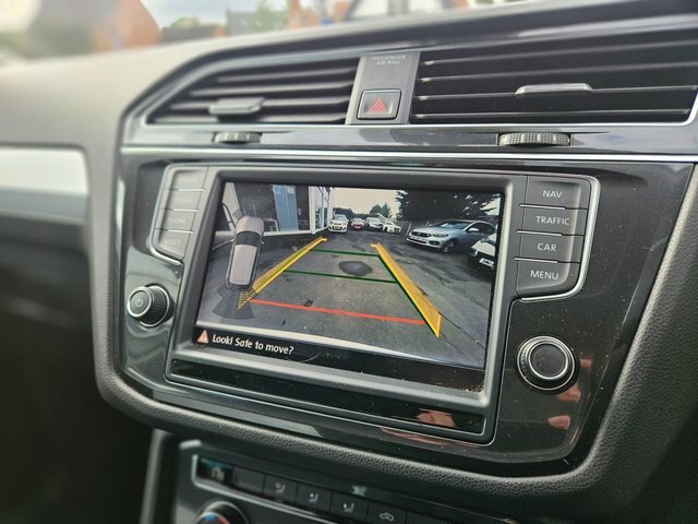 Volkswagen Tiguan 2.0 Tdi Bluemotion Tech Se Navigation Suv Dies WU17XCR White #4