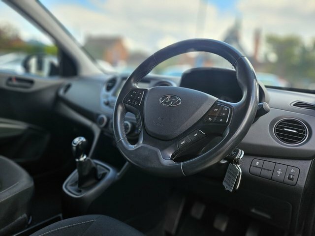 Hyundai I10 1.0 Play Hatchback Euro 6 67 Ps SC19UAY Grey #2