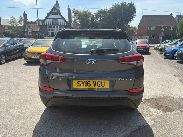 Hyundai Tucson 1.7 Crdi Blue Drive Se Suv Euro SY16VGU Grey #4