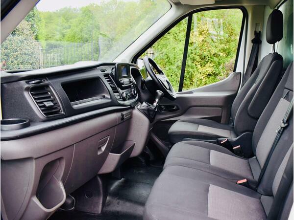 Ford Transit Custom Luton Luton 350 Ecoblue Hd Rwd L4 Euro 6 BK24LPL White #3